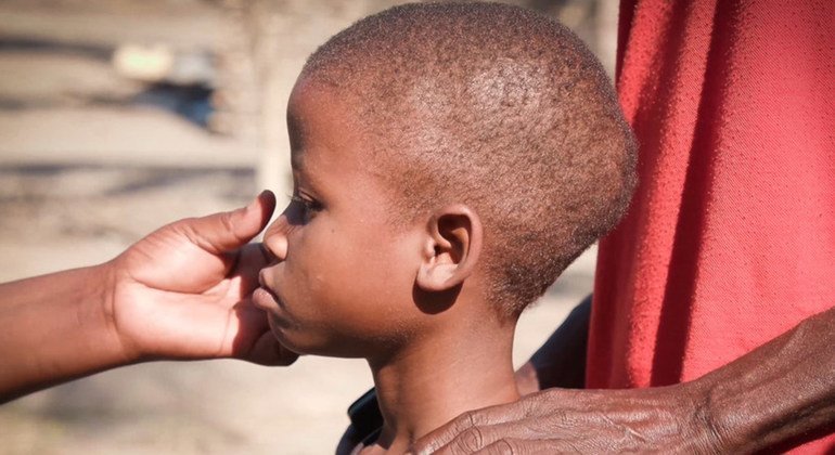 Inégalités flagrantes dans l'accès aux services de prévention et de traitement du VIH pour les enfants (ONUSIDA)